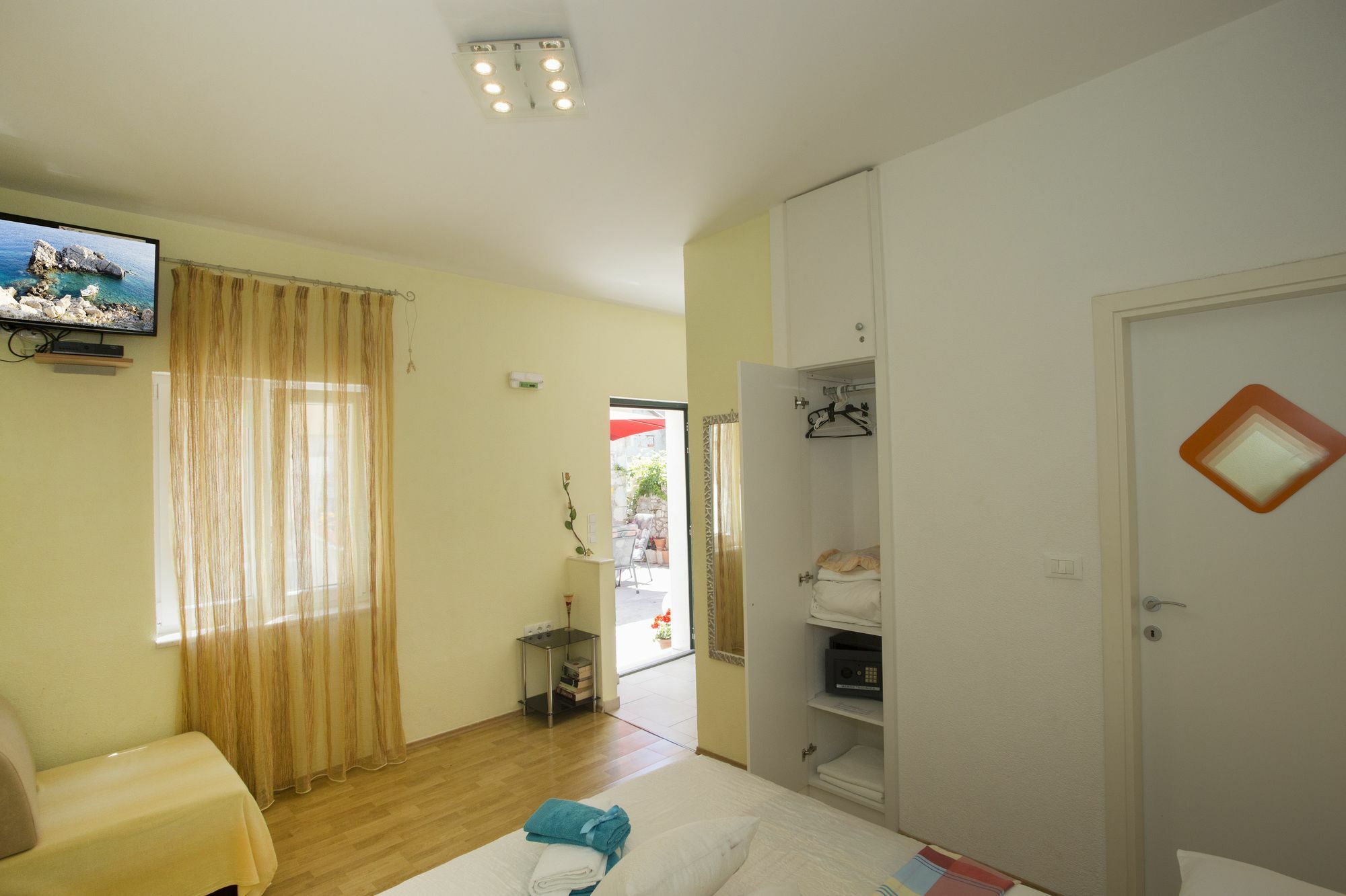 Apartment Central Old Town With Private Indoor Garage Parking Split Kültér fotó